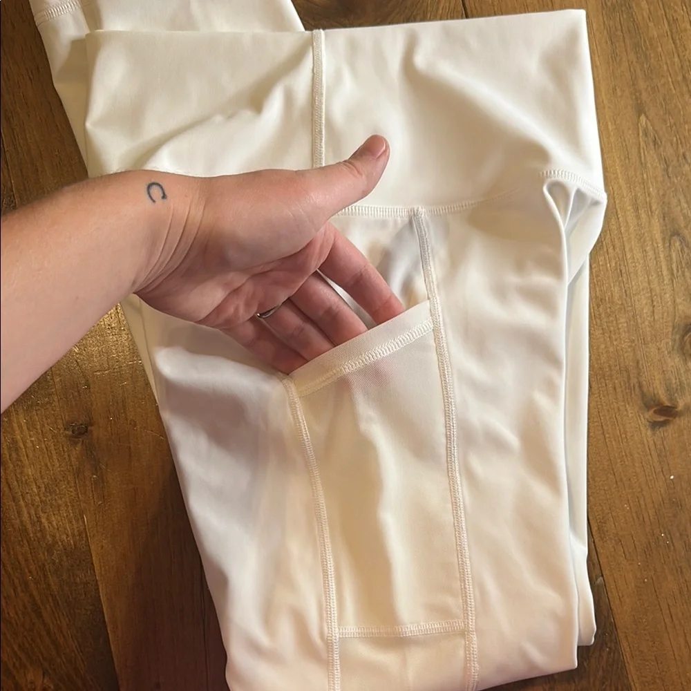 OFFLINE by Aerie Goals Mesh Leggings - White - Picture 5 of 7
